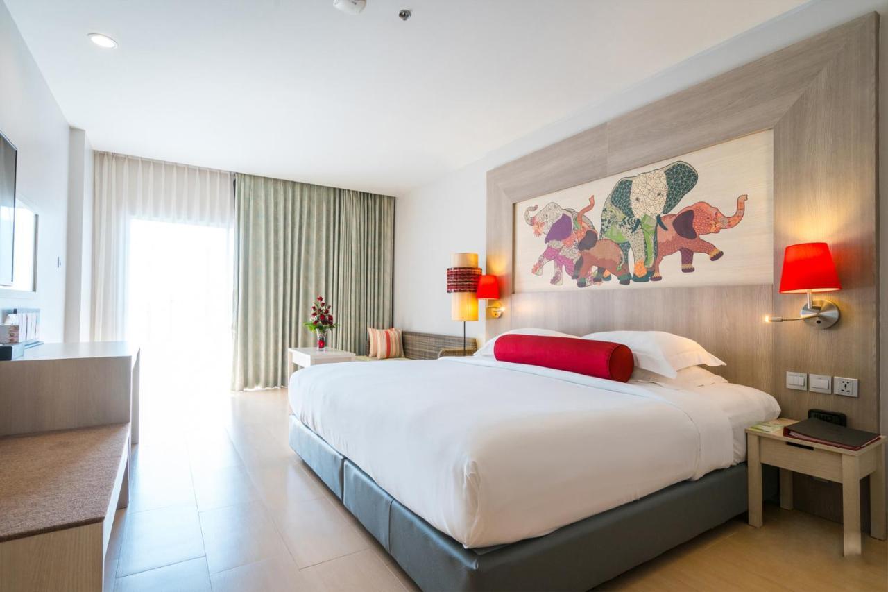 Ramada By Wyndham Phuket Deevana Patong Exterior photo