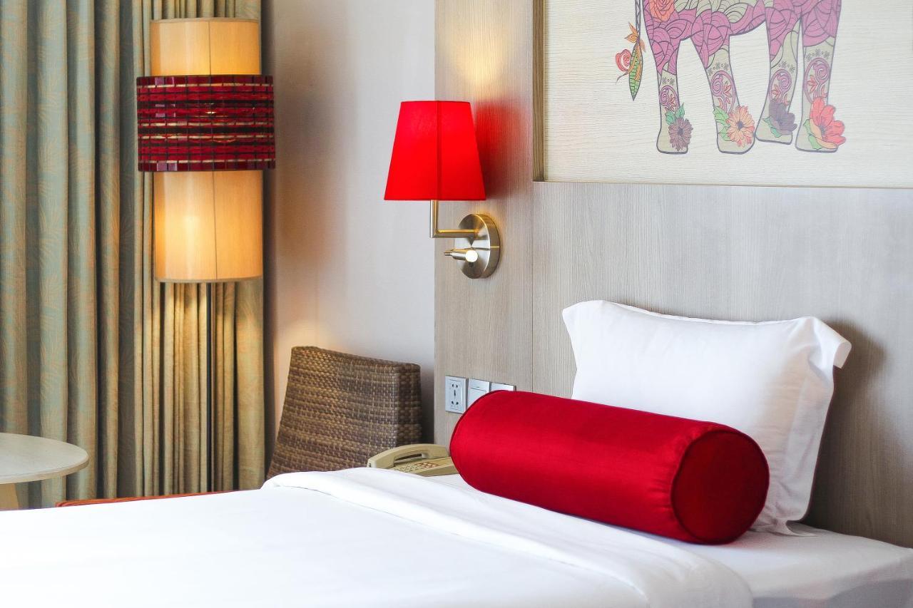 Ramada By Wyndham Phuket Deevana Patong Exterior photo
