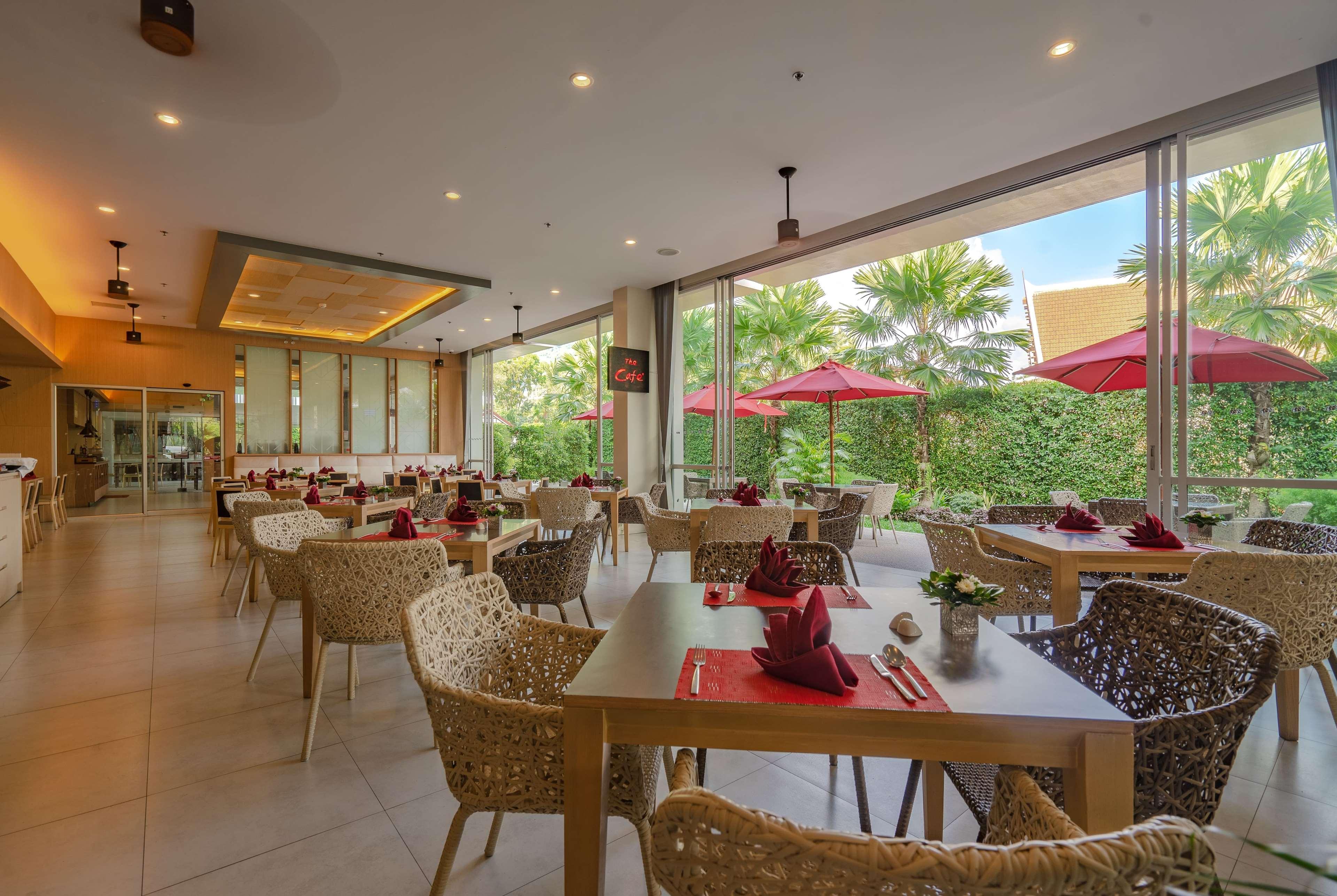 Ramada By Wyndham Phuket Deevana Patong Exterior photo